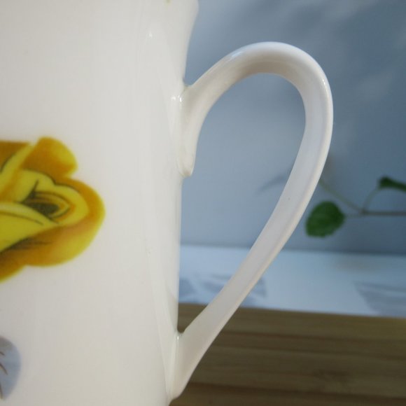 2 Fine Bone China Mugs Roses by Royal Windsor, England - Picture 8 of 13